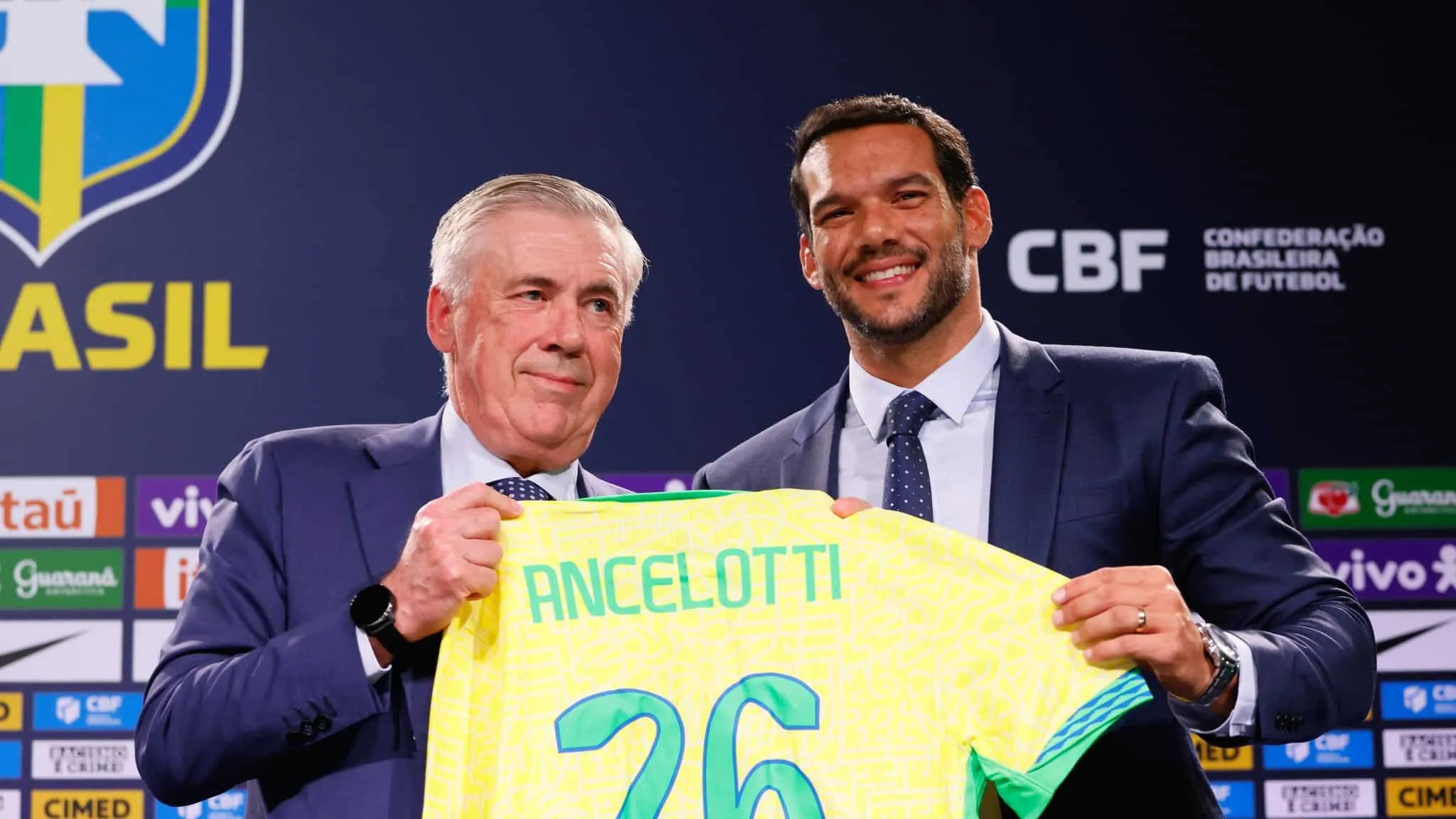 Apresenta&ccedil;&atilde;o de Ancelotti mostra peso do treinador e exp&otilde;e racha do futebol brasileiro