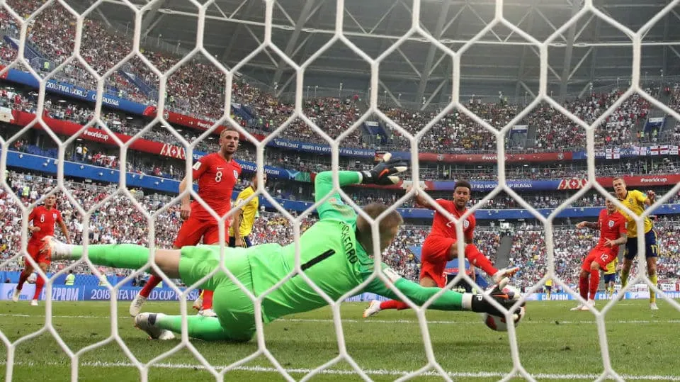A tranquilidade da Inglaterra foi garantida por tr&ecirc;s defesa&ccedil;as de Pickford, eleito o melhor em campo