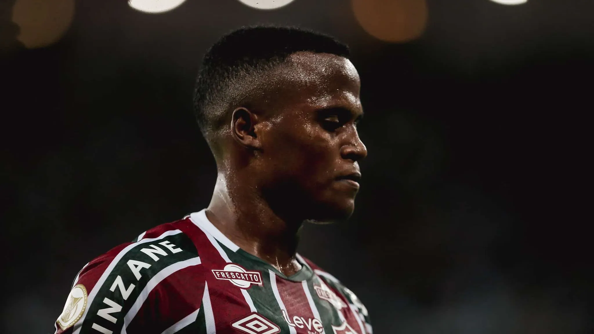 A vida sem Arias: como Diniz pretende substituir craque do Fluminense