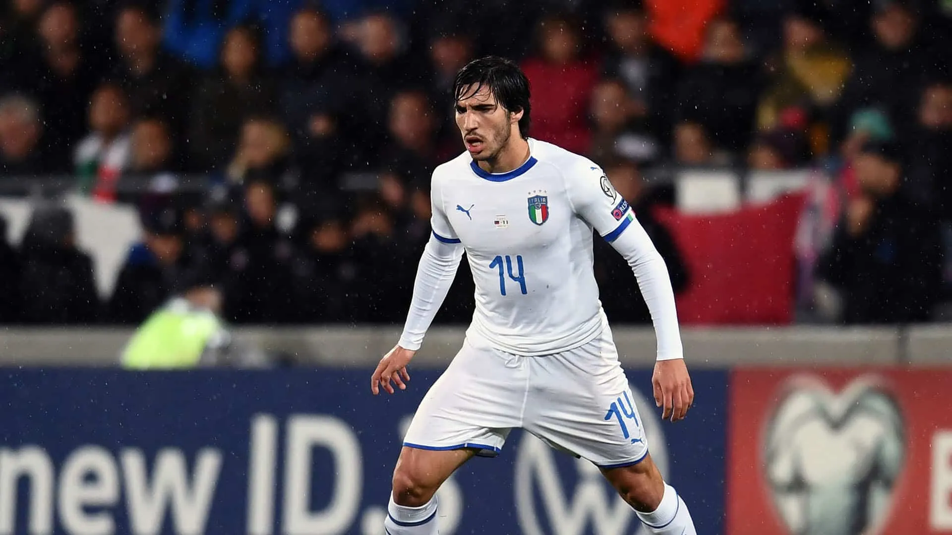 Tonali: &ldquo;H&aacute; similaridades com Pirlo, mas jogo com muita intensidade, ent&atilde;o talvez seja mais Gattuso&rdquo;
