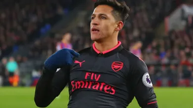 Palace assustou, mas show de S&aacute;nchez deu importante vit&oacute;ria ao Arsenal