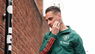 Como Antony foi de &lsquo;substituto de Salah&rsquo; para posi&ccedil;&atilde;o in&eacute;dita no Manchester United