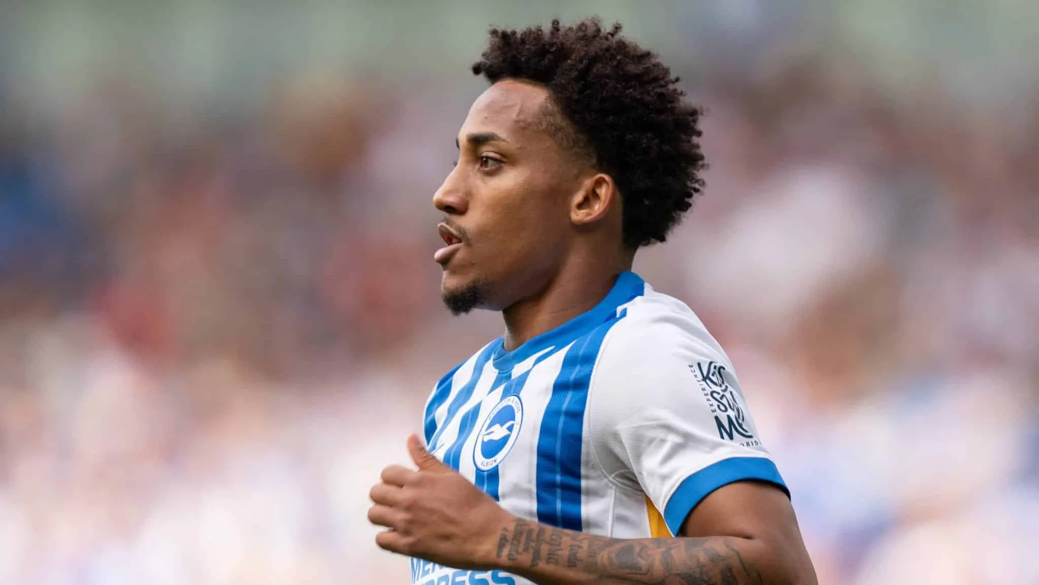 Desfalque para Sele&ccedil;&atilde;o? Lance de expuls&atilde;o tripla na Premier League acaba em brasileiro lesionado