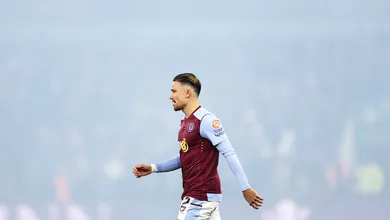 Para atravessar a n&eacute;voa da m&aacute; fase, o Aston Villa tem em m&atilde;os o lanterna Sheffield United
