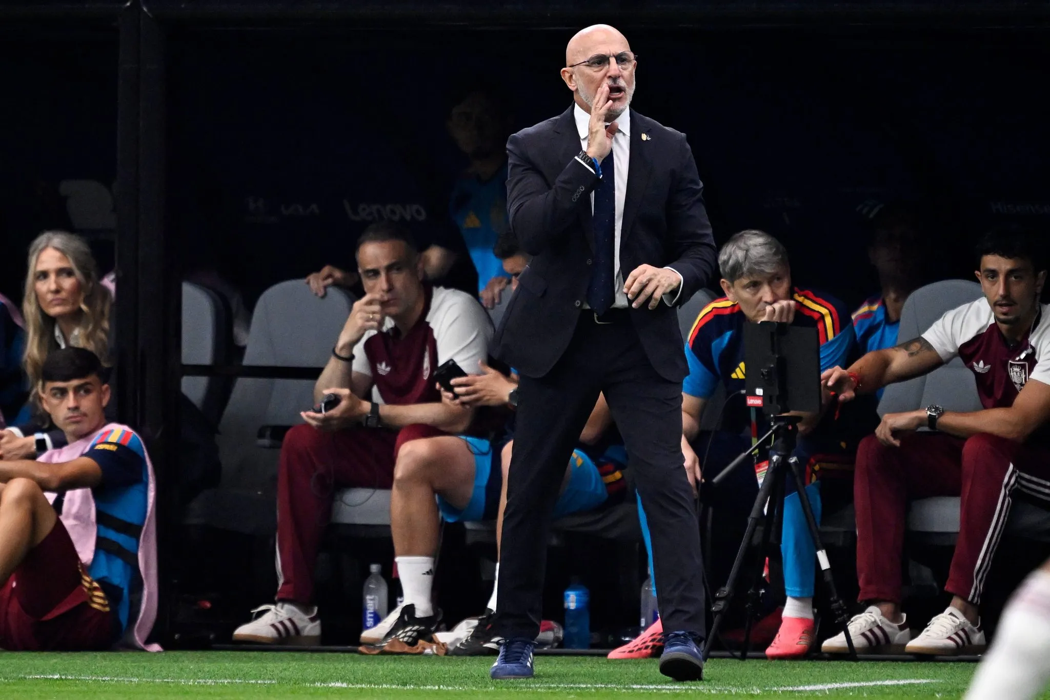 O t&eacute;cnico Luis de la Fuente em jogo da Espanha na Copa do Mundo