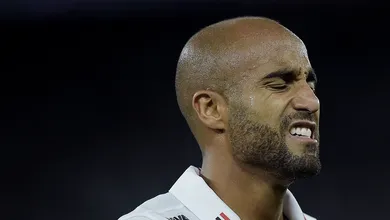 O que acontece com Lucas? M&aacute; fase vai bem al&eacute;m do p&ecirc;nalti perdido em queda do S&atilde;o Paulo