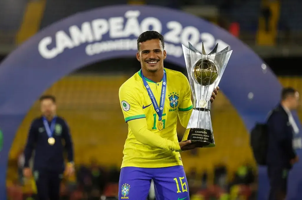 Kaiki Bruno, lateral do Cruzeiro, em passagem pelas categorias de base da sele&ccedil;&atilde;o brasileira