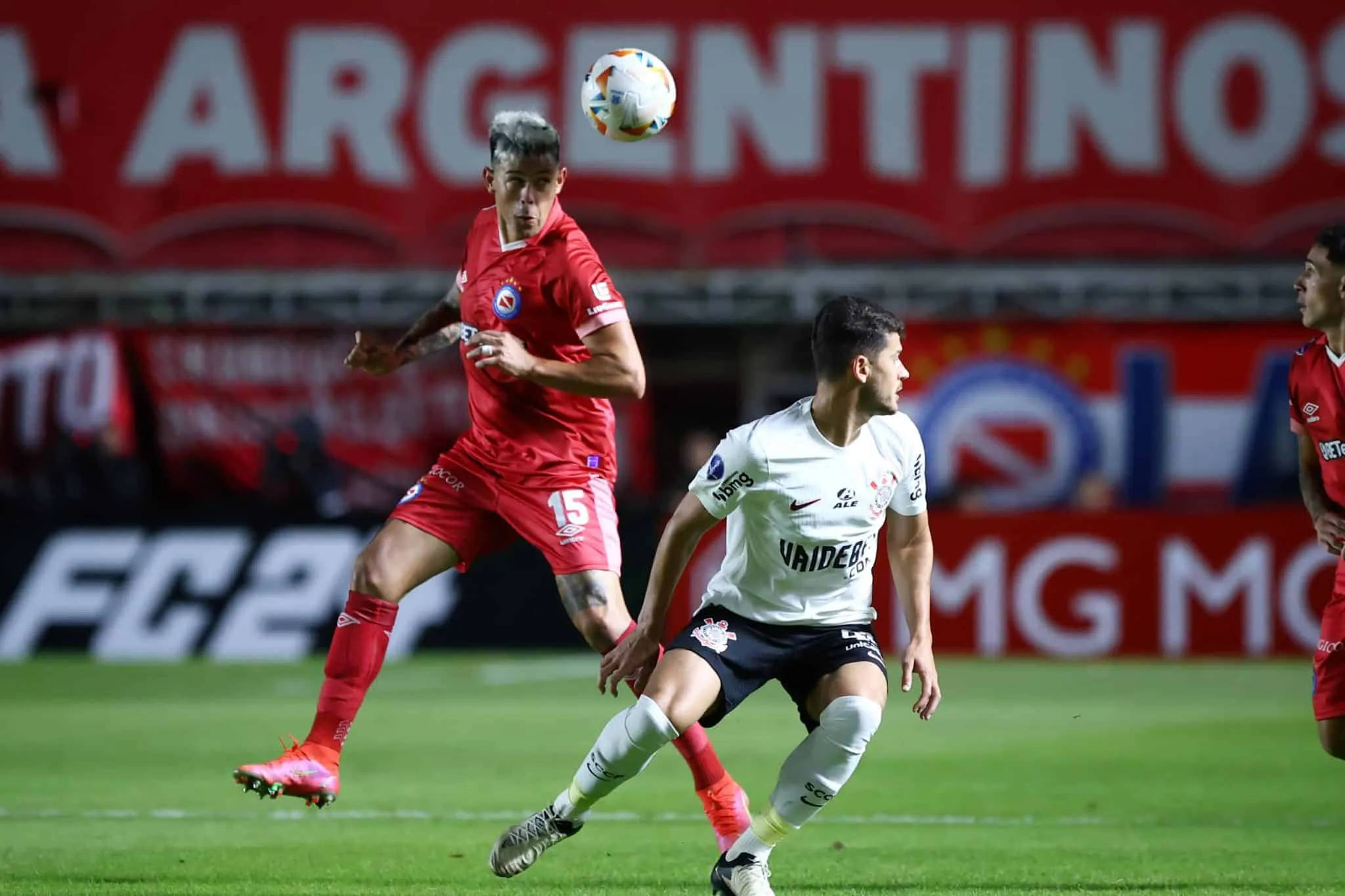 Corinthians peca em todos os setores e perde para reservas do Argentinos Jrs