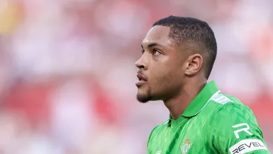 Barcelona pode negociar Vitor Roque para ter maior artilheiro do futebol europeu