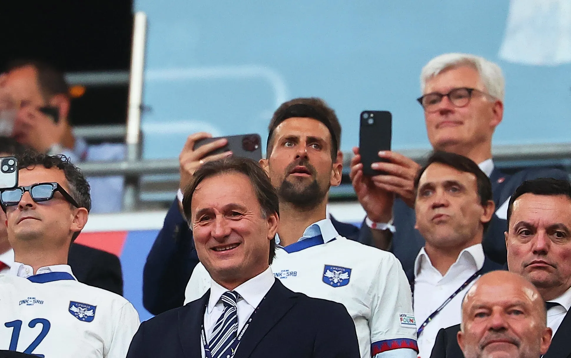 Nem Djokovic d&aacute; sorte para a S&eacute;rvia, que decepciona mais uma vez na Eurocopa