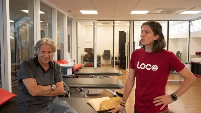 Jorge Jesus e Filipe Lu&iacute;s, em 2019