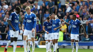 Everton lavou a alma com gola&ccedil;o de Jack Harrison e uma bela vit&oacute;ria sobre o Bournemouth