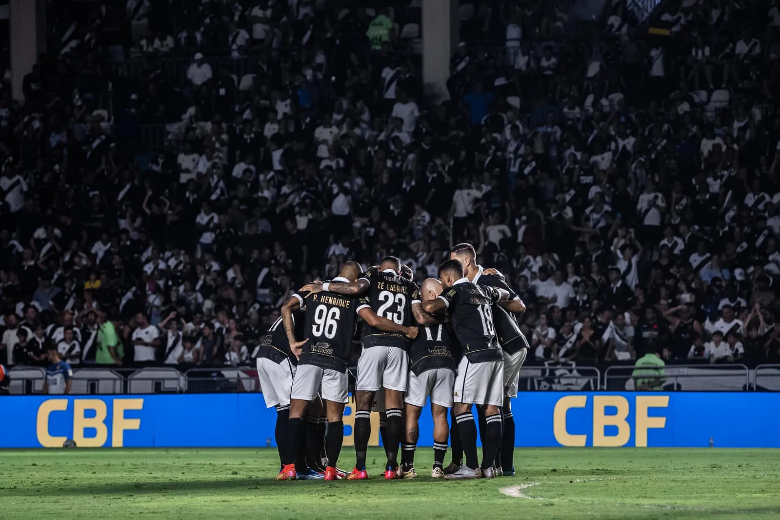 Em mais uma &lsquo;final&rsquo;, Vasco vai precisar superar desfalques e tabu contra o Corinthians