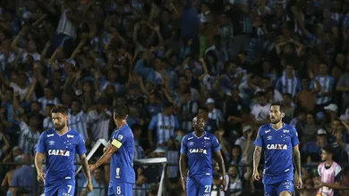 Em jogo movimentad&iacute;ssimo, Mart&iacute;nez foi trunfo do Racing e pesadelo do Cruzeiro