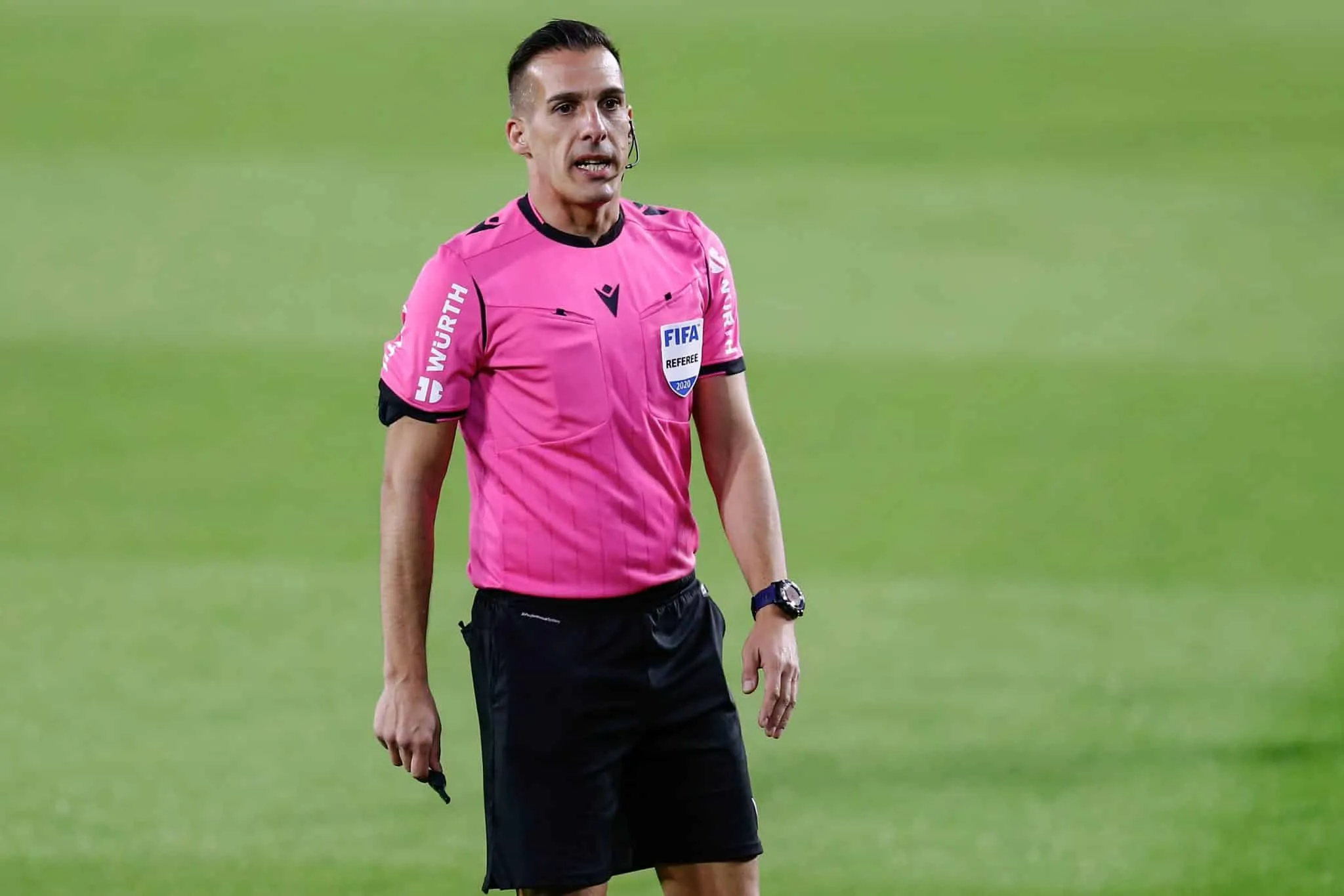 Ex-&aacute;rbitro faz acusa&ccedil;&otilde;es pesad&iacute;ssimas envolvendo o Barcelona