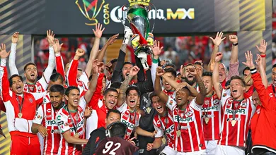 Um gol contra rid&iacute;culo de zagueiro do Toluca decidiu o t&iacute;tulo da Copa do M&eacute;xico para o Necaxa