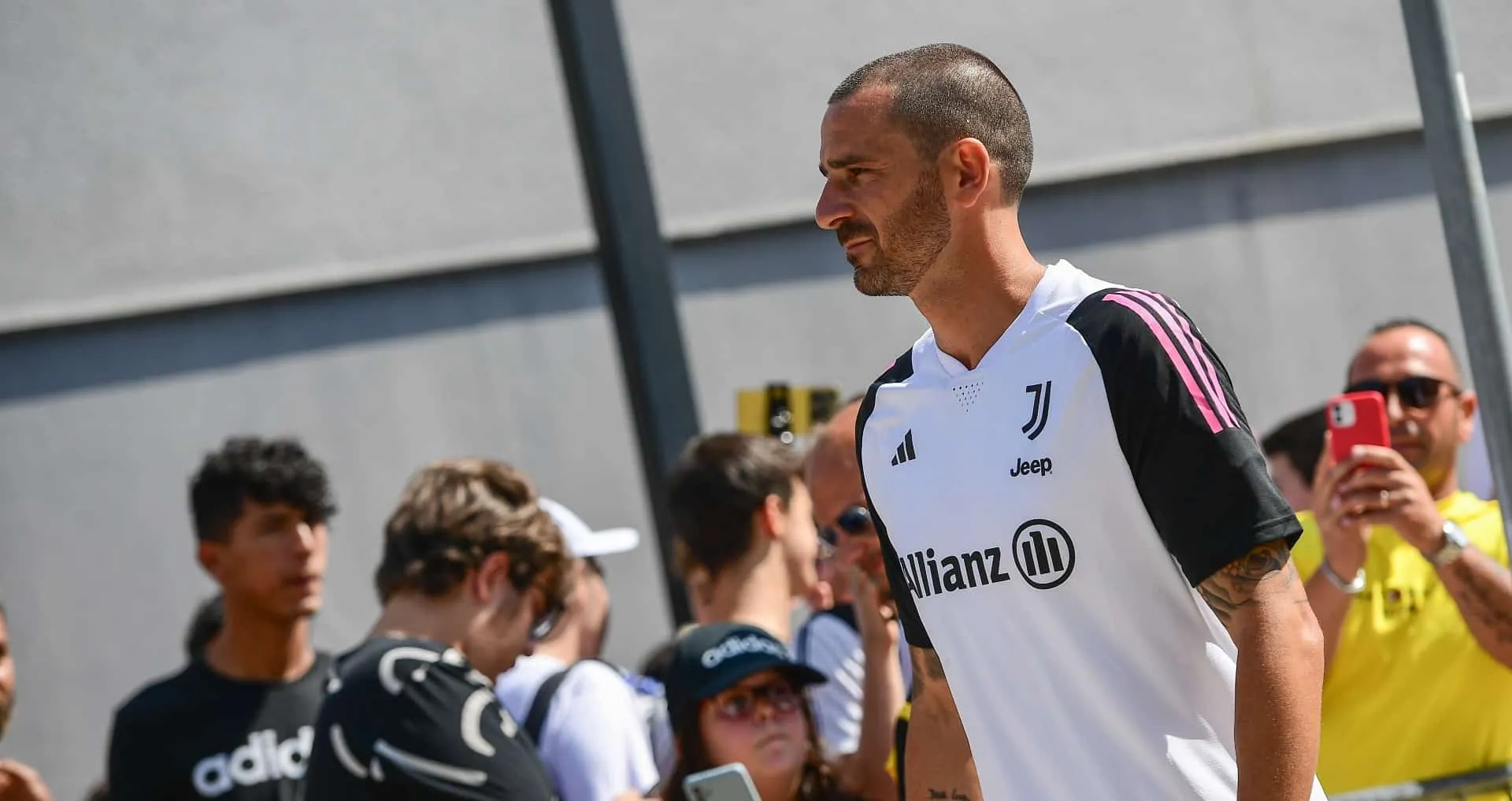 Fora dos planos da Juventus, Bonucci sequer foi inscrito na Serie A