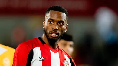 Treinador &lsquo;escanteia&rsquo; alvo de Chelsea, Arsenal e United na reta final da janela