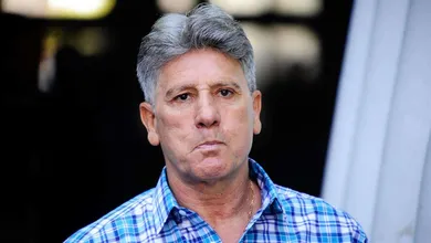 Vaiado, Renato diz que opini&atilde;o da torcida do Gr&ecirc;mio ser&aacute; decisiva para sua perman&ecirc;ncia