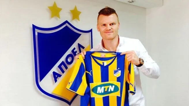 Riise &eacute; refor&ccedil;o do Apoel para a temporada