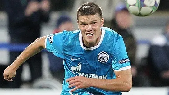 Zenit exp&otilde;e crise no elenco e afasta Denisov e Kerzhakov