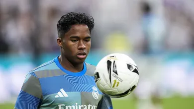 Endrick no Lyon: O que t&eacute;cnico do time franc&ecirc;s respondeu e pensa sobre o brasileiro?