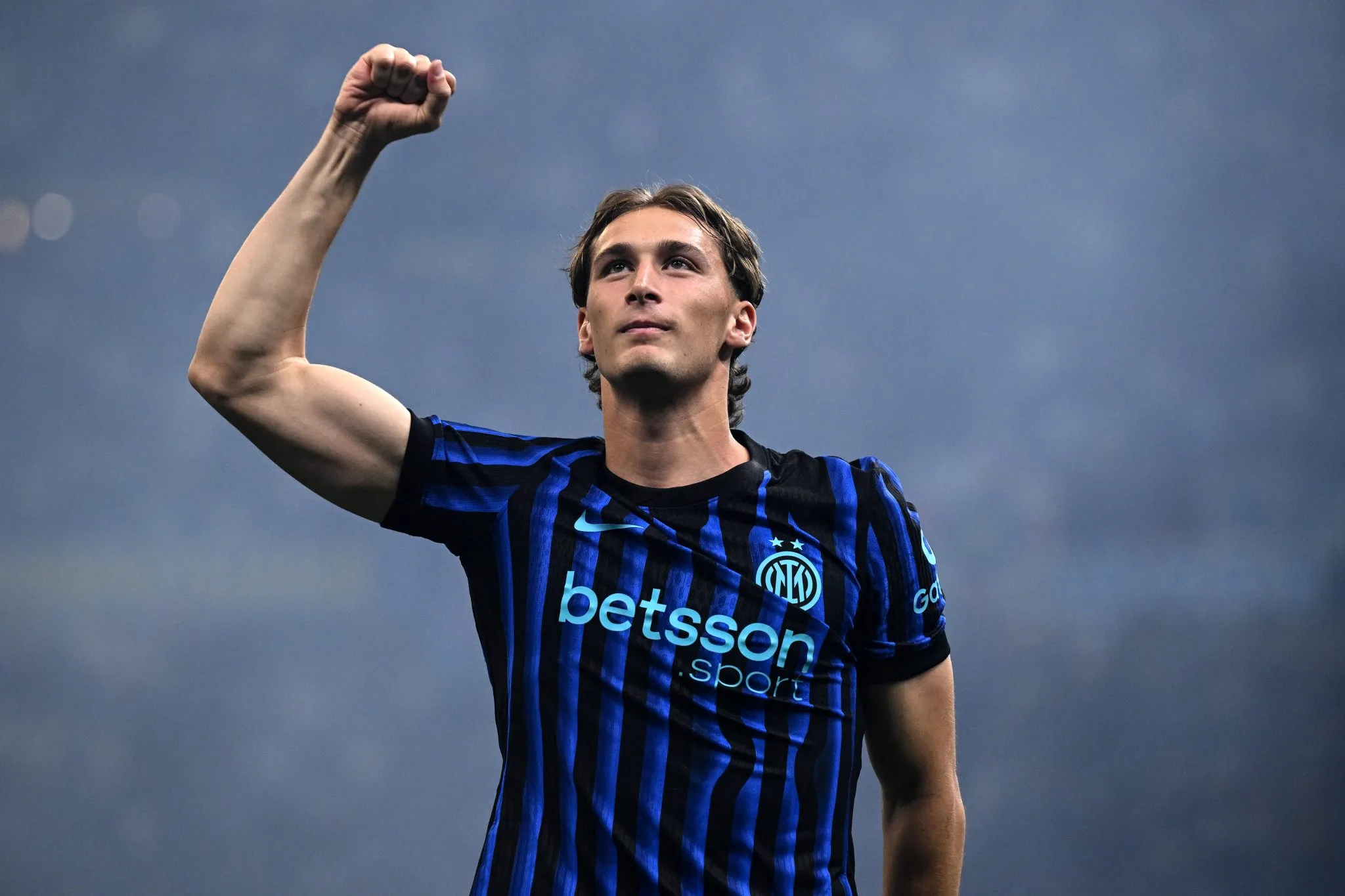 Pio Esposito celebra gol da Internazionale 
