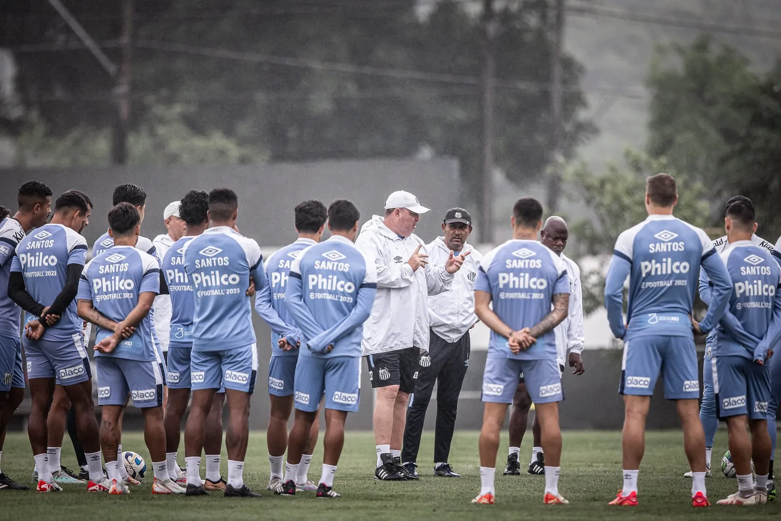 Ap&oacute;s vexame do 7 a 1, Santos tenta fugir de um caminho sem volta rumo &agrave; S&eacute;rie B