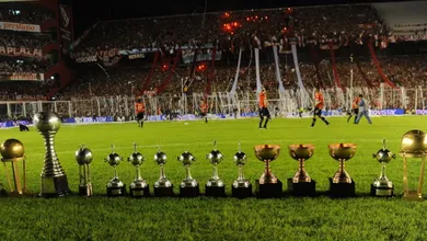 Afundado na crise, o Independiente pode at&eacute; perder suas sete ta&ccedil;as da Libertadores