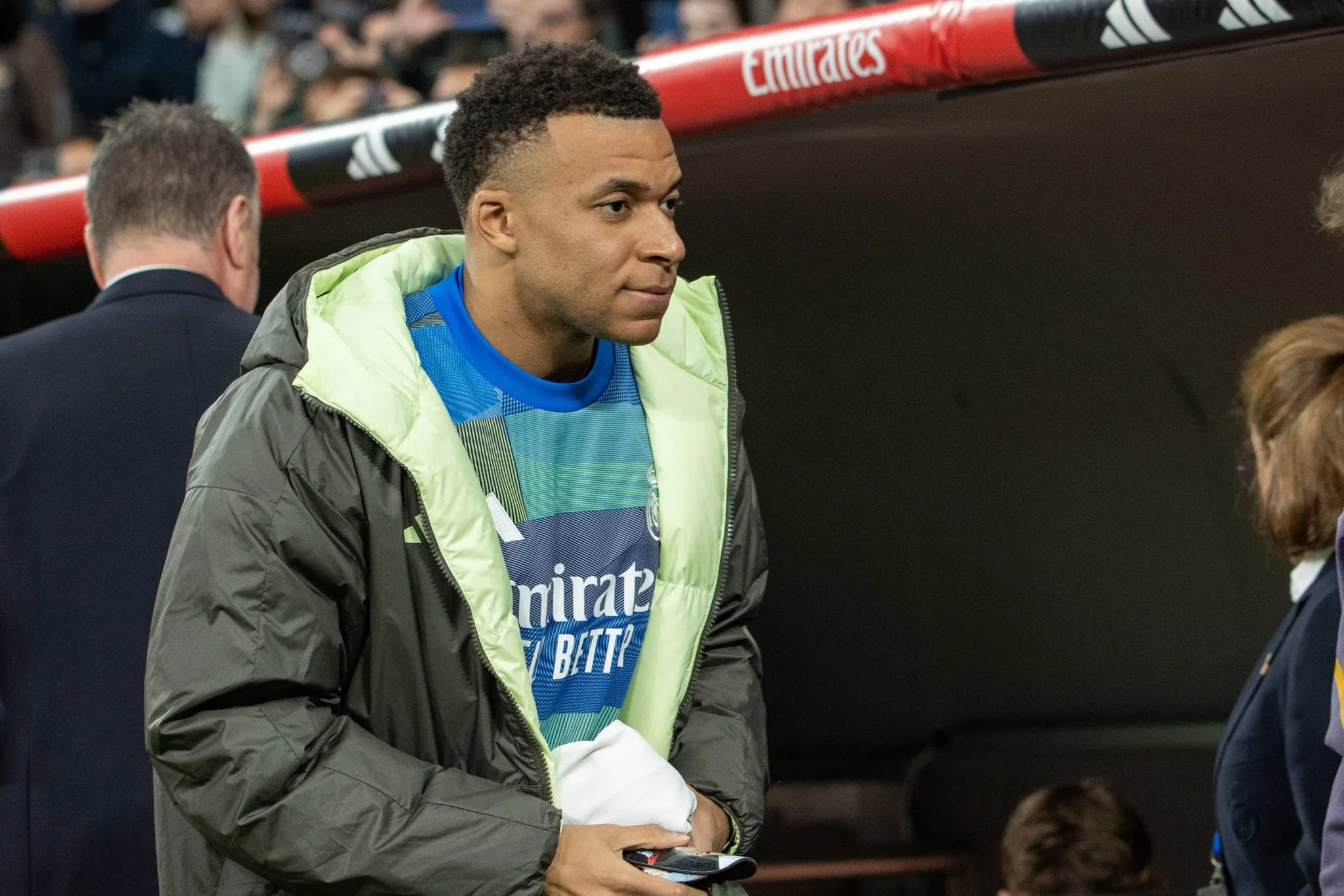Por que Kylian Mbapp&eacute; n&atilde;o deve passar por cirurgia no joelho apesar de les&atilde;o