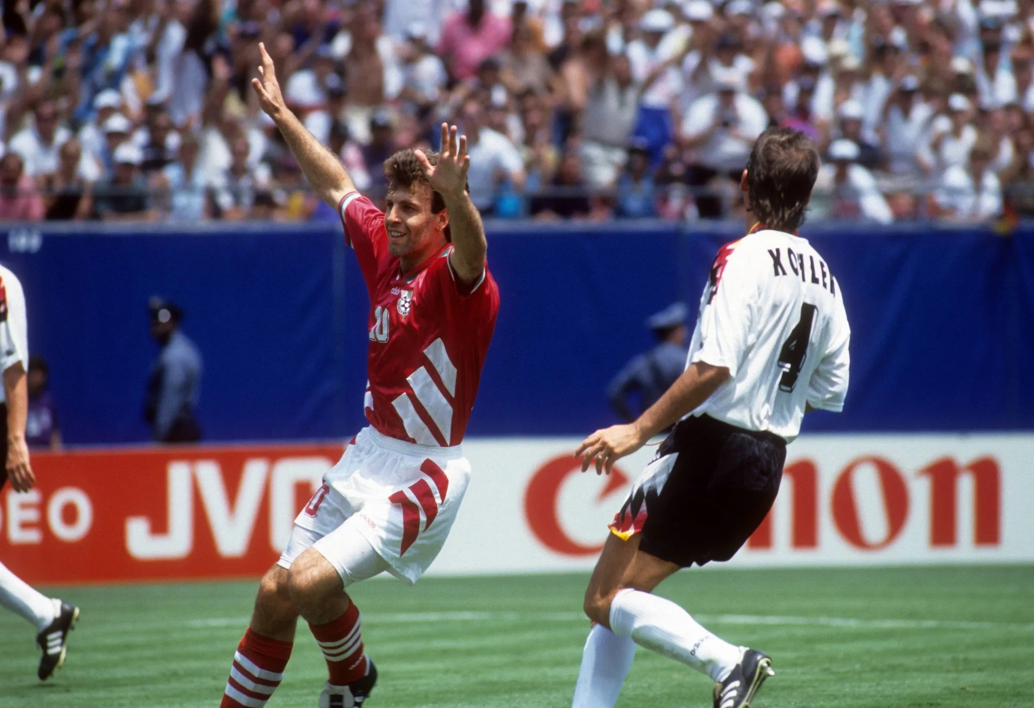 Bulg&aacute;ria, de Sirakov, eliminou a Alemanha nas quartas da Copa do Mundo 1994