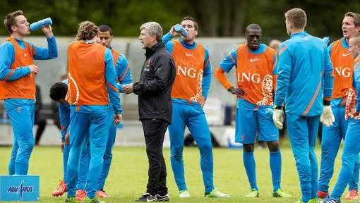 Jong Oranje encara o Europeu sub-21. Se for bem, Van Gaal agradece