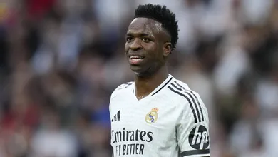 Vini Jr. se redime, mas amigo de Tchouam&eacute;ni castiga defesa fr&aacute;gil do Real Madrid