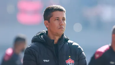 Vit&oacute;ria toma chap&eacute;u de gigante sul-americano e perde ex-Atl&eacute;tico-MG