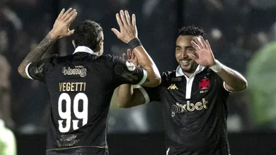 Payet, enfim, mostra a que veio e garante importante vit&oacute;ria do Vasco sobre o Fortaleza