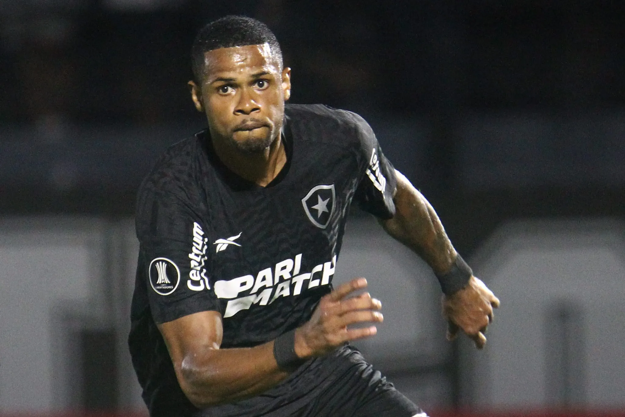 Artilheiro do Botafogo, J&uacute;nior Santos passou por mudan&ccedil;a t&aacute;tica para virar goleador