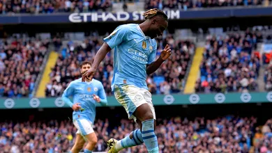 Com Doku dominante, City amassa o Luton e &eacute; l&iacute;der provis&oacute;rio da Premier League