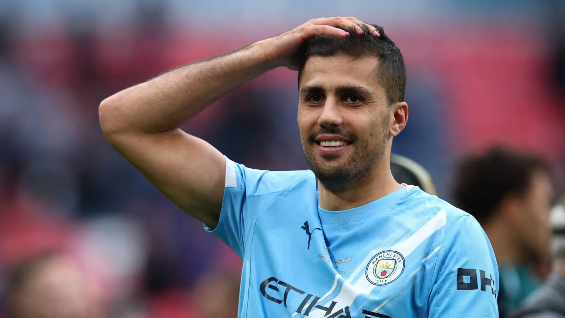 Barcelona muda postura, atende exig&ecirc;ncia do Manchester City e se aproxima de Rodri