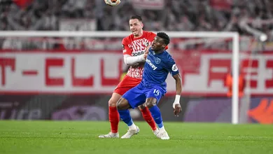 West Ham tenta sentar em cima do empate, se d&aacute; mal e &eacute; punido pelo Freiburg na Liga Europa