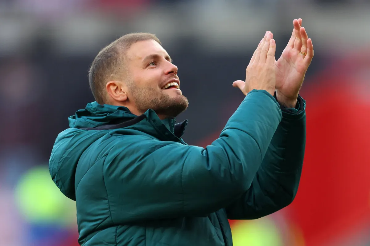 Fabian H&uuml;rzeler, t&eacute;cnico do Brighton