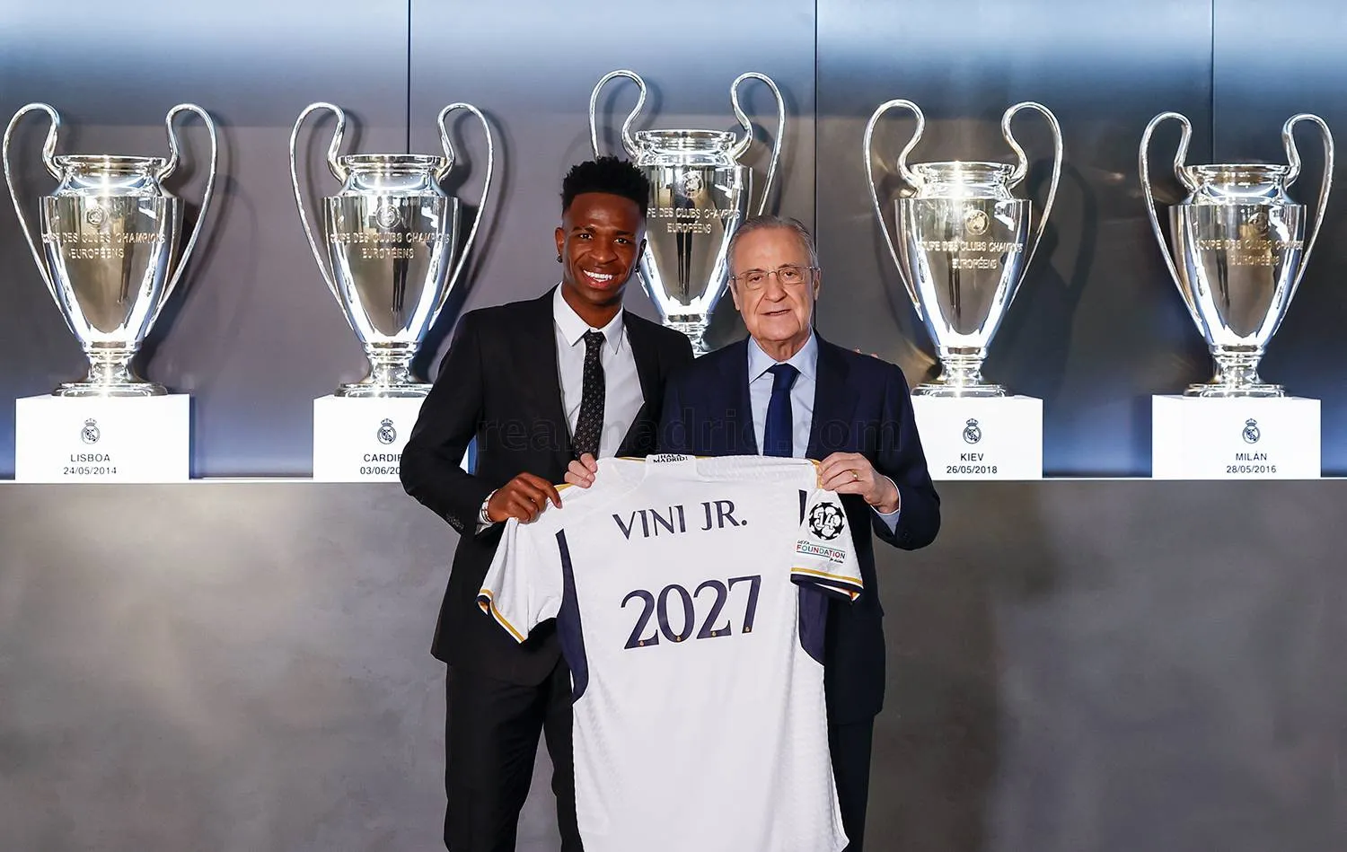 Renova&ccedil;&atilde;o e multa bilion&aacute;ria s&oacute; refor&ccedil;am import&acirc;ncia de Vinicius Jr para o Real Madrid