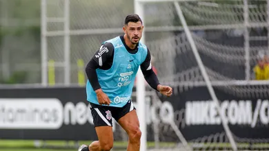 Santos anuncia Giuliano e espera contar com o destaque de 2022 e dos meses finais de 2023 no Corinthians