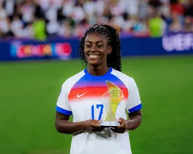 Promessa da Inglaterra revela planos para o futuro: &lsquo;Quero ser a melhor atacante do mundo&rsquo;