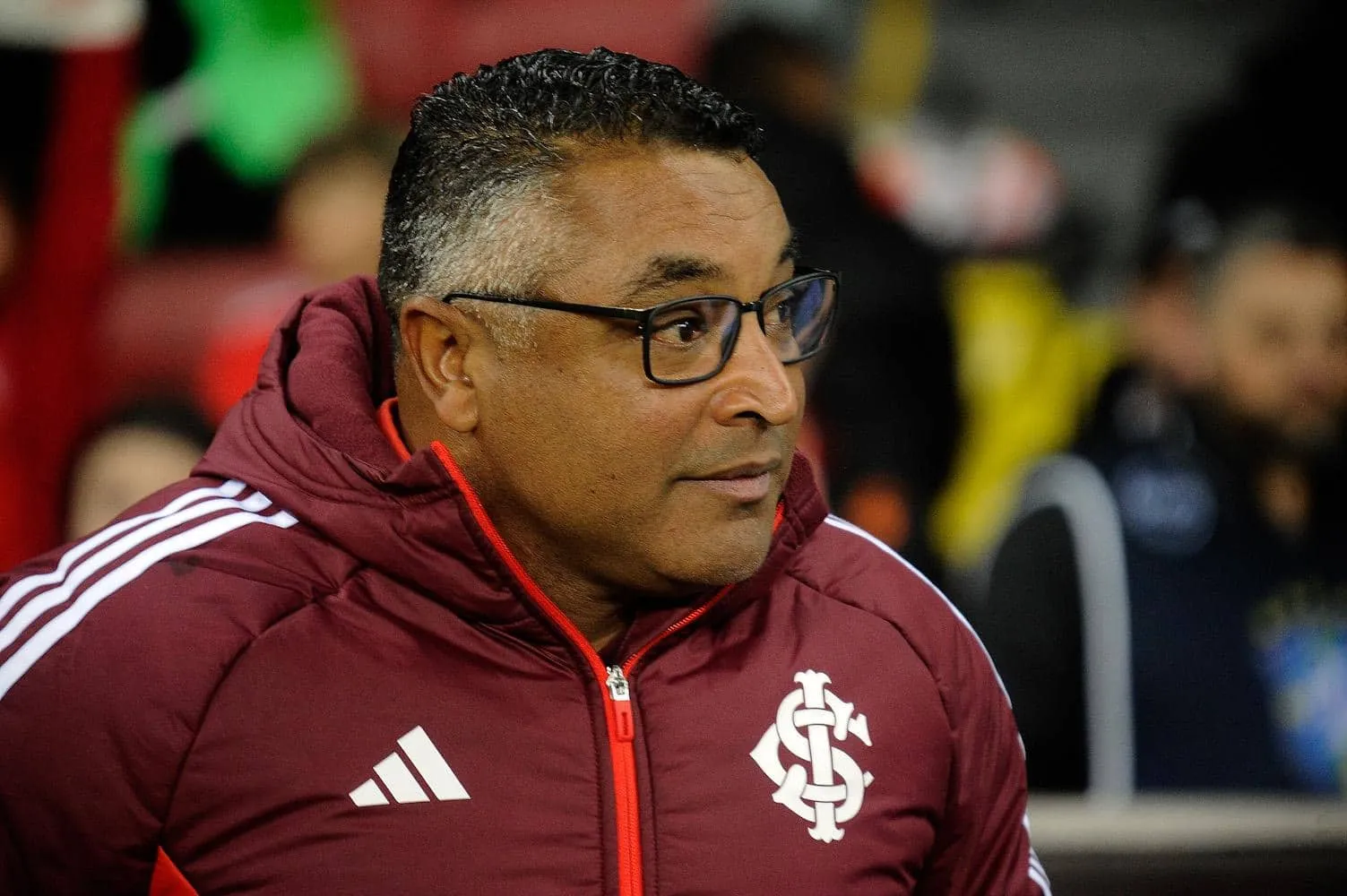 Ganhou um lateral? Como Roger Machado resolveu a principal preocupa&ccedil;&atilde;o do Internacional
