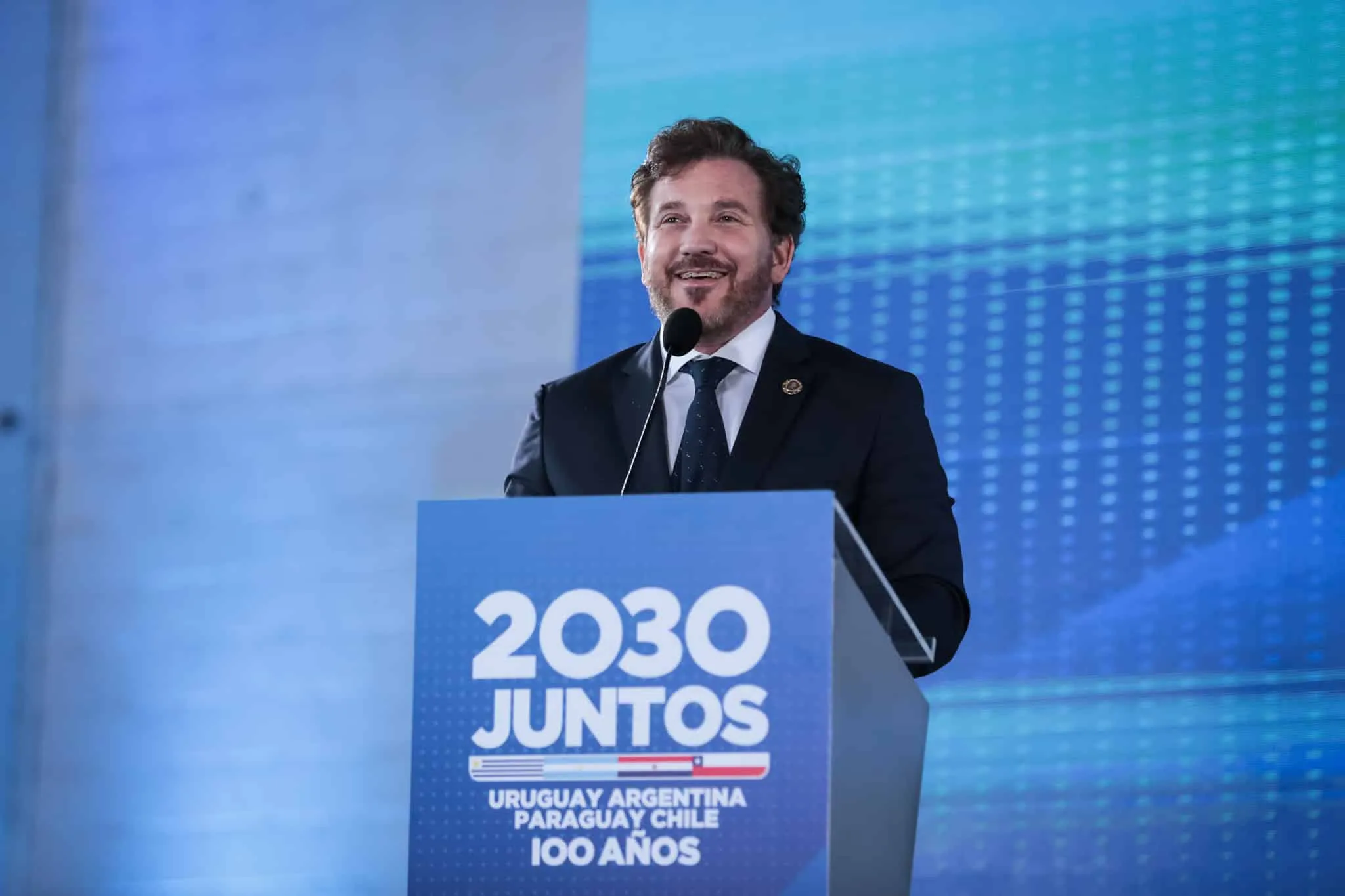 A liga&ccedil;&atilde;o forte do homem mais poderoso do futebol sul-americano com o Olimpia