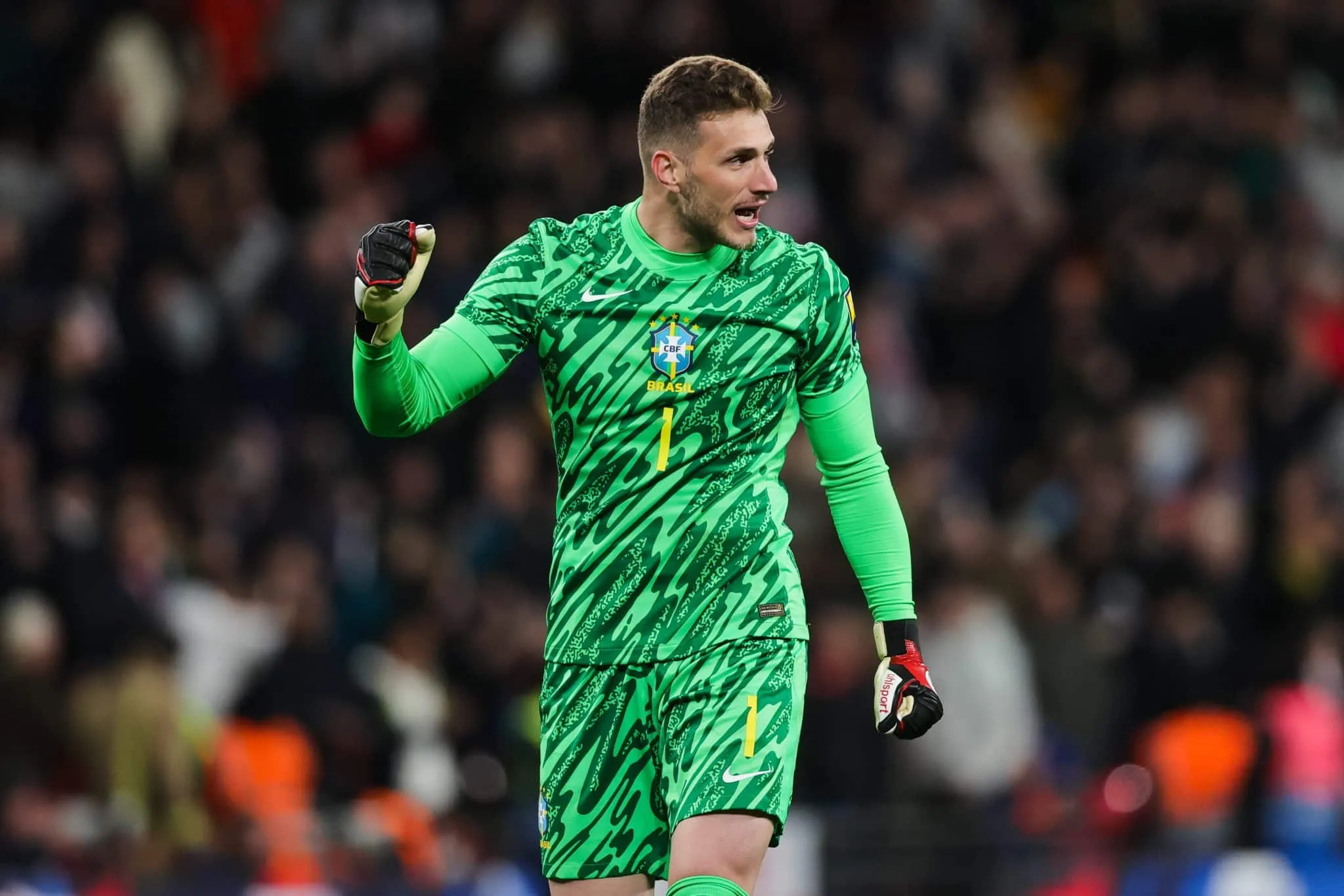 Goleiro da Sele&ccedil;&atilde;o Brasileira, Bento est&aacute; cada vez mais pr&oacute;ximo de jogar na Europa