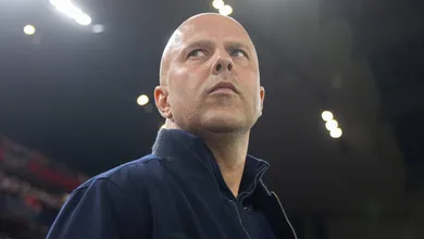 Arne Slot: &lsquo;Estou curioso para saber se o Galatasaray tamb&eacute;m joga assim na liga deles&rsquo;