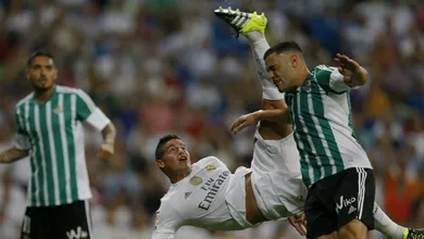 De falta ou de bicicleta? James Rodr&iacute;guez fez gola&ccedil;os para tudo quanto &eacute; gosto