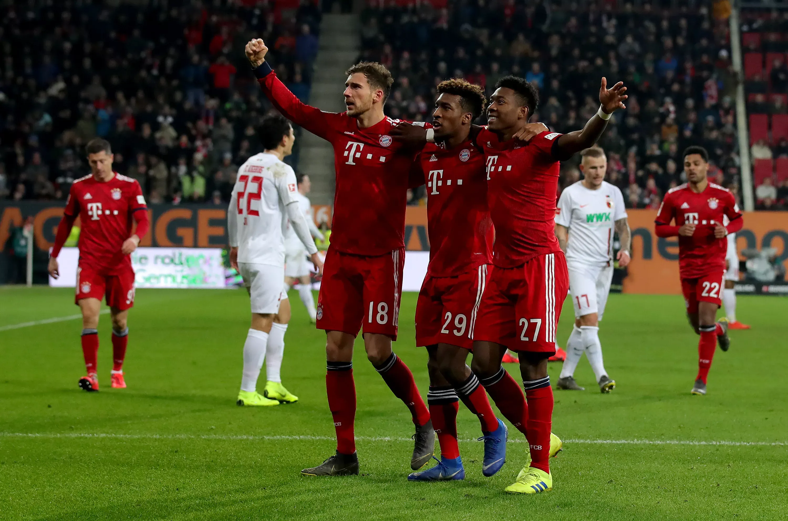 Mesmo com um gol contra em 15 segundos, o Bayern virou e se tornou uma sombra maior ao Dortmund