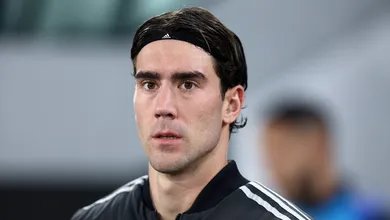 Vlahović pode sair da Juventus? Entenda diverg&ecirc;ncia contratual